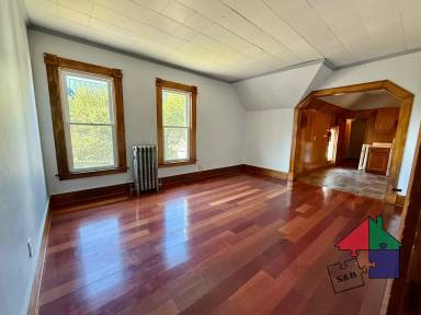 Main picture of 19 College St