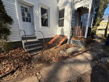 Main picture of 88 W Commerce St