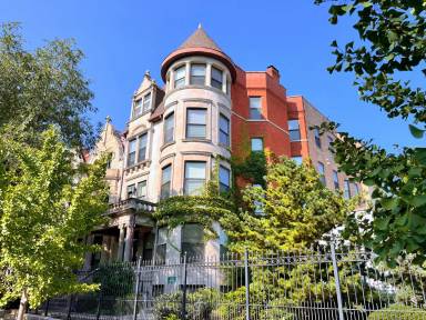 Main picture of 3967 S Drexel Blvd