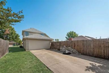 Main picture of 5502 Cypress Dr