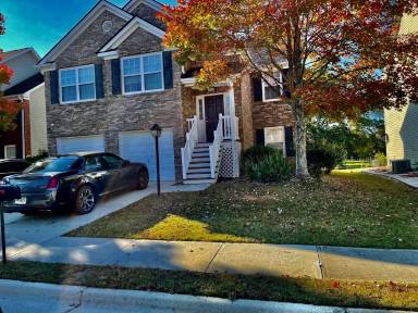Main picture of 1063 Hawthorn Ln