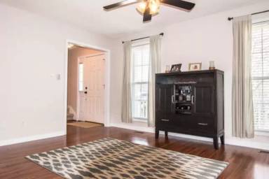 Main picture of 594 Westchester Ct