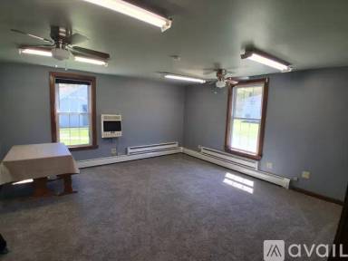 Main picture of 464 Main St