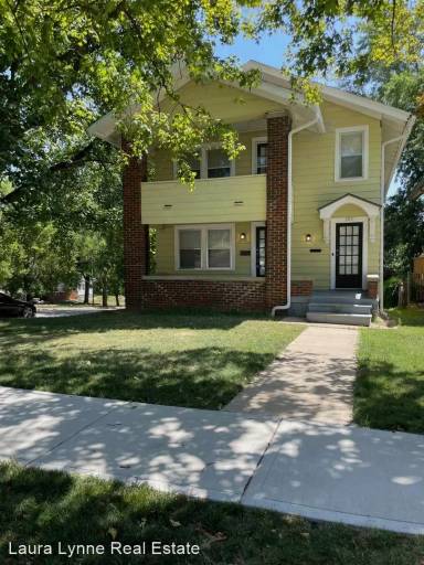 Main picture of 301 Chelsea Ave