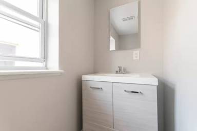 Main picture of 515 W Girard Ave