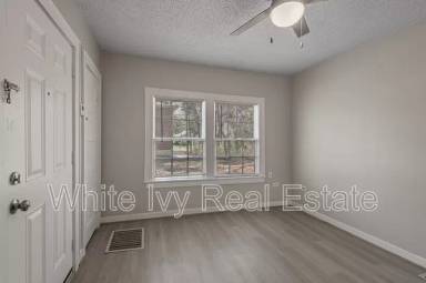 Main picture of 807 Sam Houston Ave