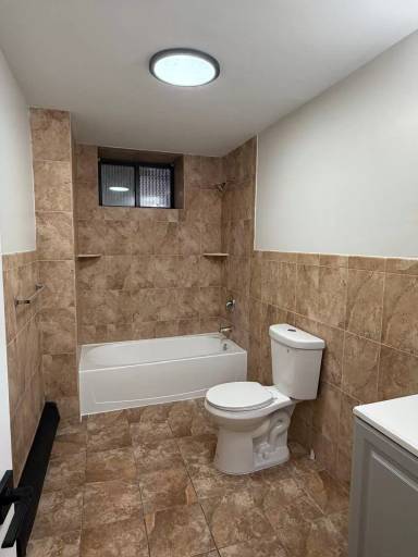 Main picture of 150 S Harrison St