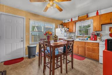 Main picture of 2609 Lincoln St
