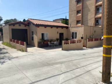 Main picture of 725 W Melrose Way