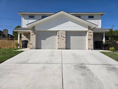 Main picture of 305 Agua Chiquita Ct