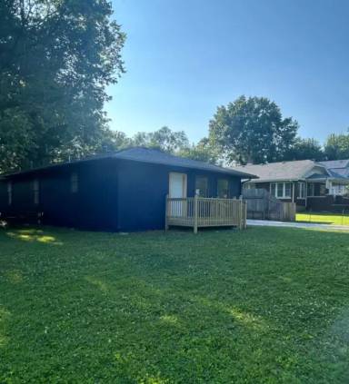 Main picture of 1403 N Clay Ave