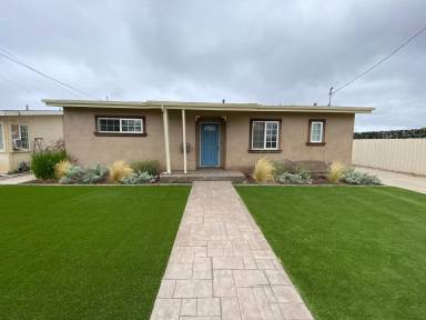 Main picture of 5222 La Dorna St