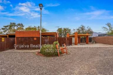 Main picture of 2131 N Margaret Ave