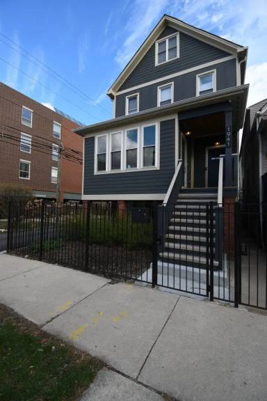 Main picture of 1941 N Saint Louis Ave