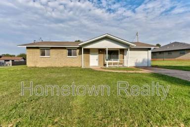 Main picture of 2401 Piccadilly Cir