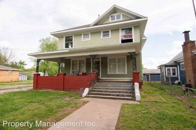 Main picture of 213 W 2nd St