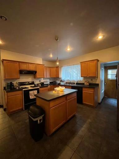 Main picture of 49 S 11th St
