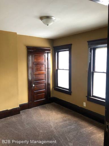 Main picture of 1331 E 86th St