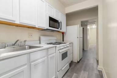 Main picture of 460 Newcomb St SE