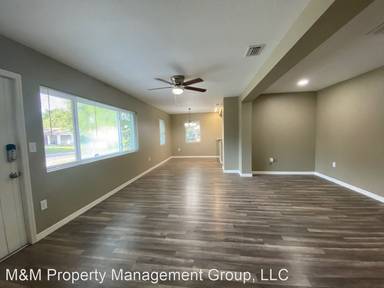 Main picture of 2315 15th Ave W