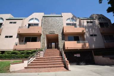 Main picture of 11107 La Maida St
