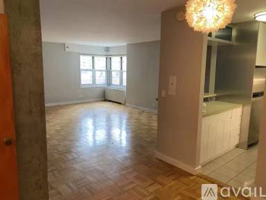 Main picture of 20 E 9th St
