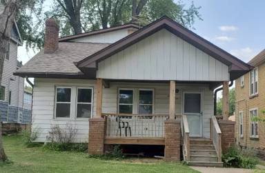Main picture of 142 13th St