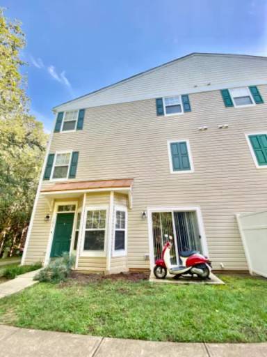Main picture of Breezewood Condominiums