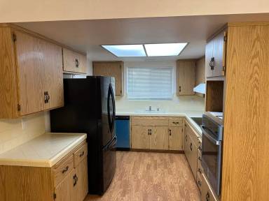 Main picture of 1216 Putnam St