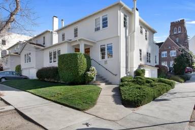 Main picture of 2400 Virginia St