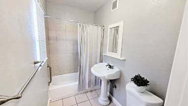 Main picture of 737 Smalley Ave