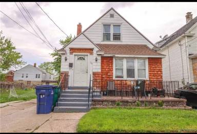 Main picture of 136 Edison Ave