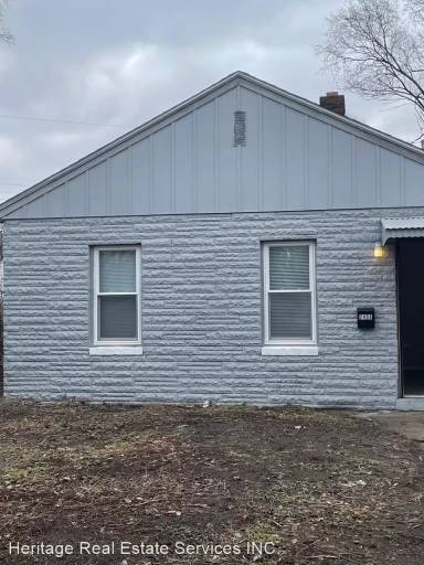 Main picture of 2453 Prospect St
