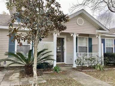 Main picture of 2470 Trailwood Dr
