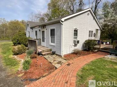 Main picture of 50 Burnt Mill Rd