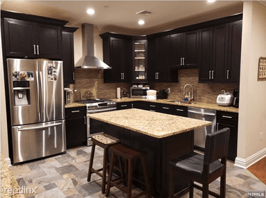 Main picture of 41 Allen St