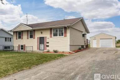 Main picture of 66 Devonwood Ave SW