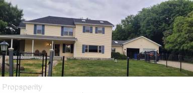 Main picture of 2296 Tower Dr