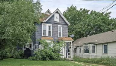 Main picture of 825 Sylvan St