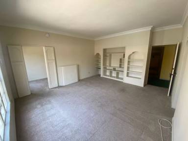 Main picture of 8262 Norton Ave