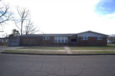 Main picture of 3201 33rd Ave N