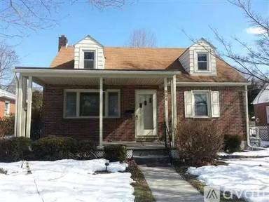 Main picture of 204 Linn St