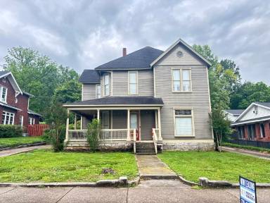 Main picture of 928 Elm St
