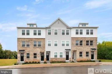 Main picture of 12 E Front St