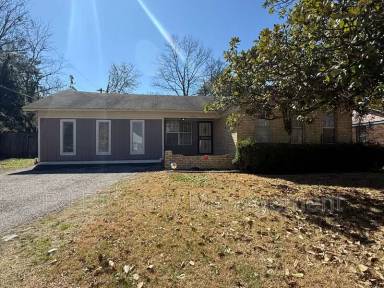 Main picture of 4921 Wooddale Ave