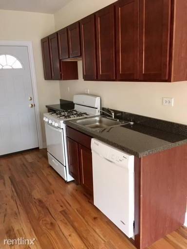 Main picture of 620-30 W Cornelia Ave