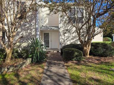 Main picture of 3836 Staffordshire Ln