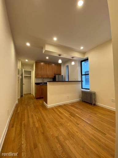 Main picture of 220 E 78th St