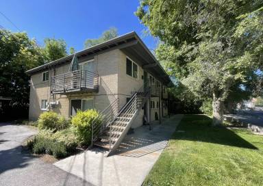 Main picture of 831 E Stratford Ave