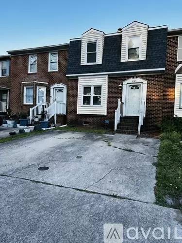 Main picture of 3013 Radcliffe Ln